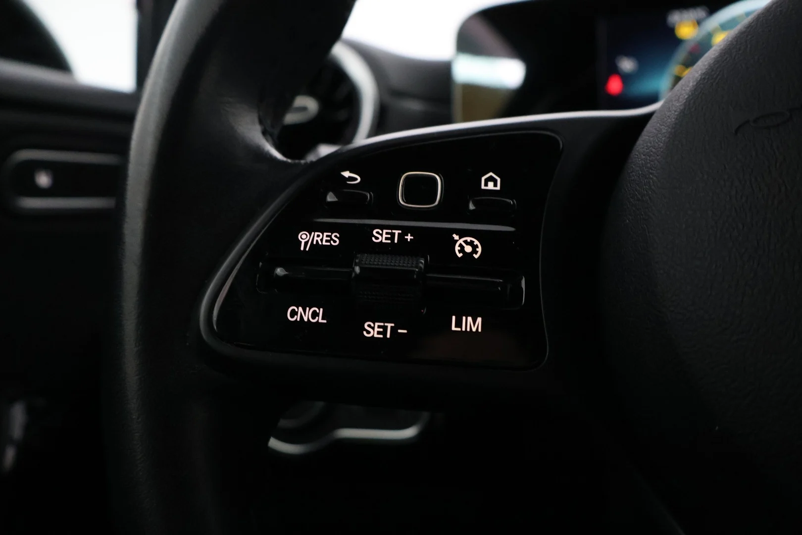 Car Image - hrM2KJwRO1xD3bVzeC21L