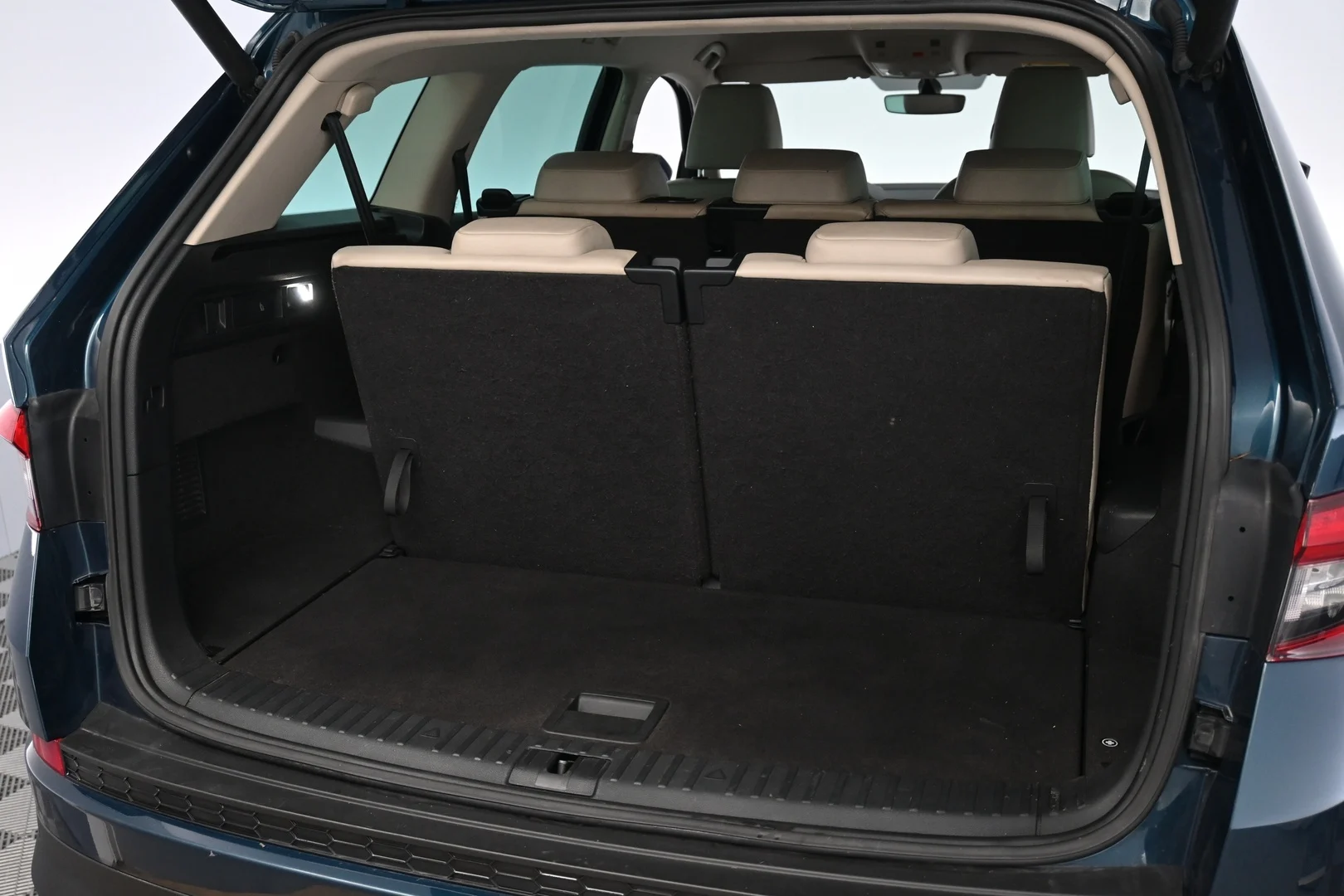 Car Image - 6Nkn78l2ngpqI3h3PwClwz