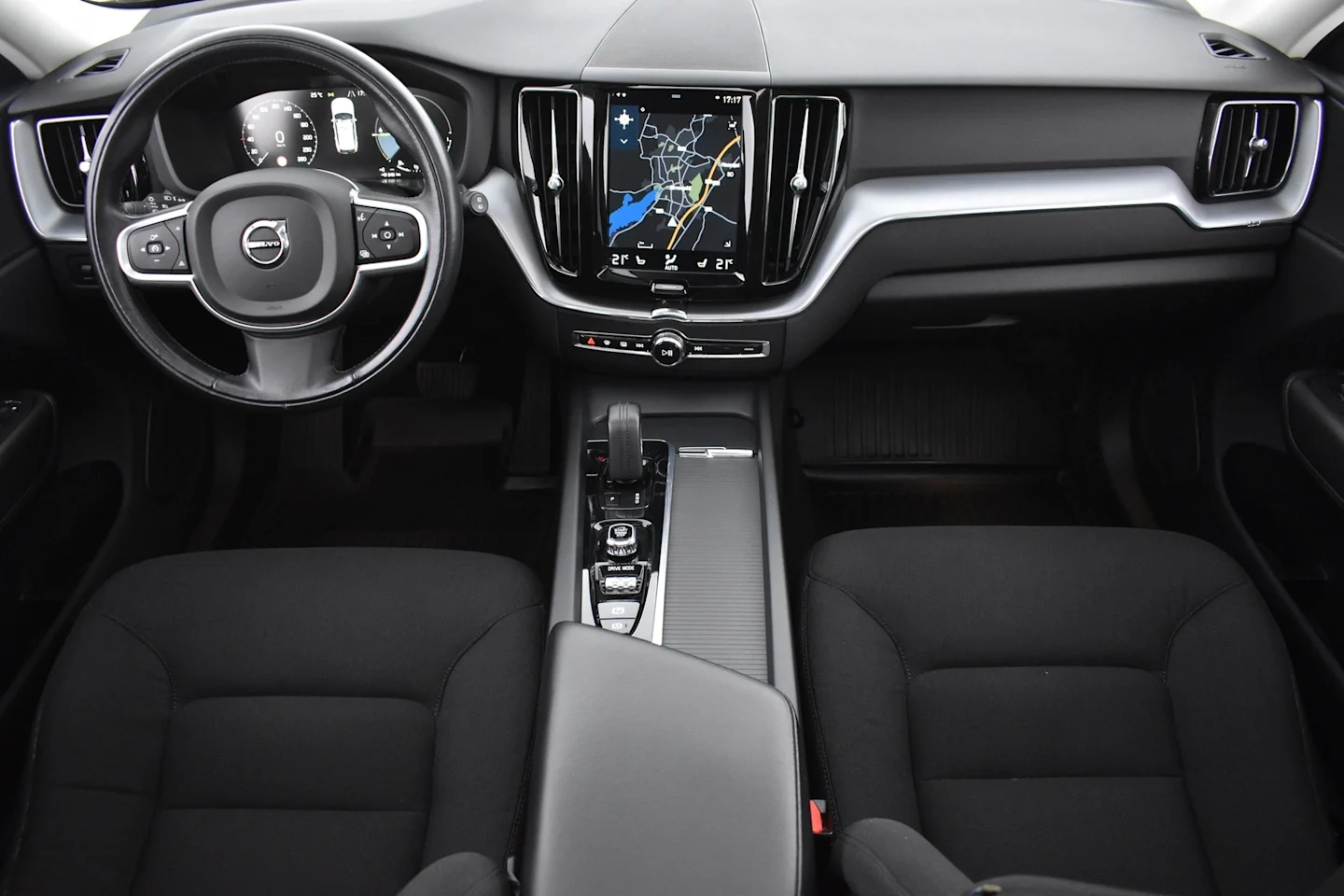 Car Image - 3P1RCyyC8KUG34oB8MzfAJ