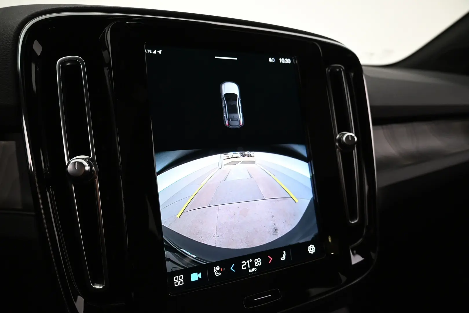 Car Image - 6ospM4WO3LpY4pcBmE1UG0