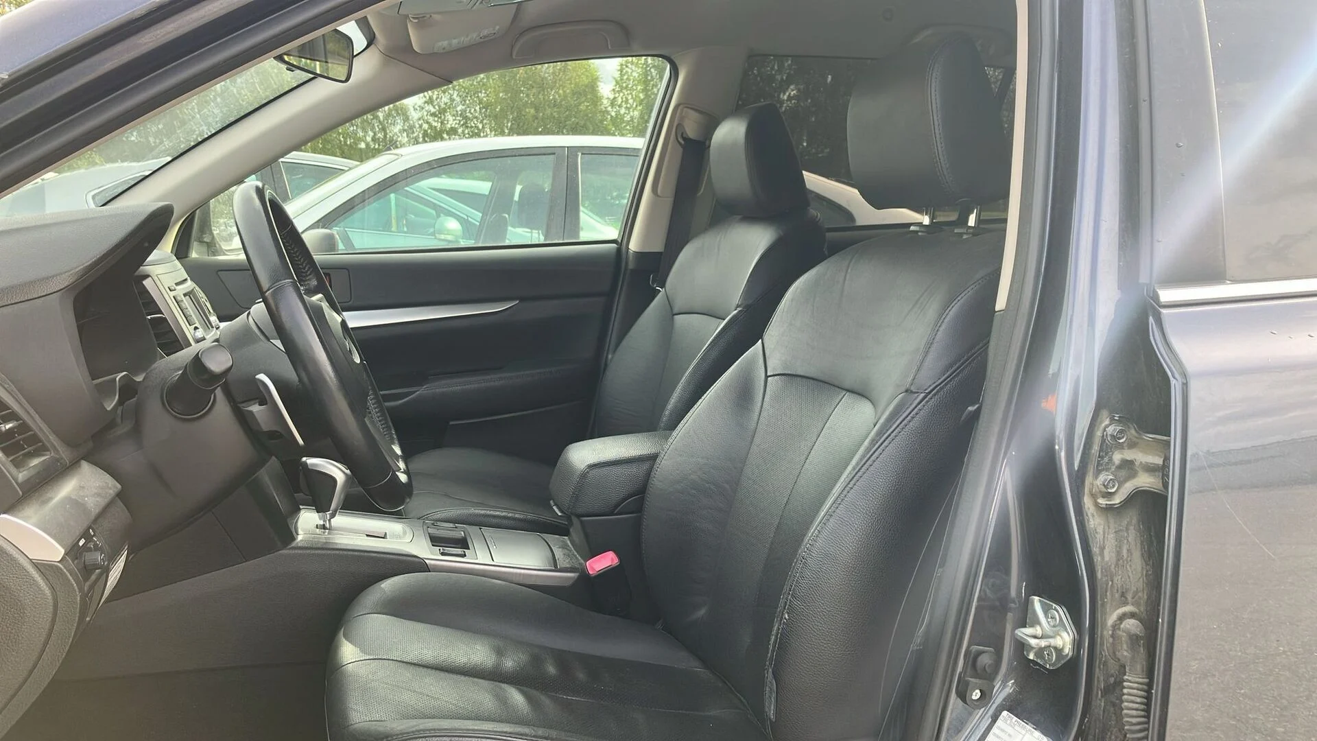 Car Image - 5prXbxBEh2useCllxQ0s7e