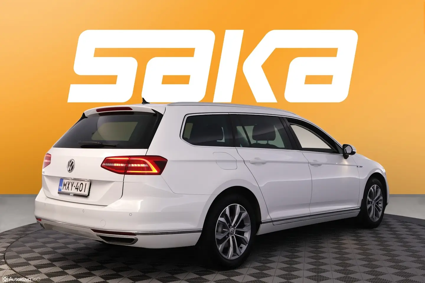 Car Image - CBLQ5gAoPwpCgIDHMj8a9