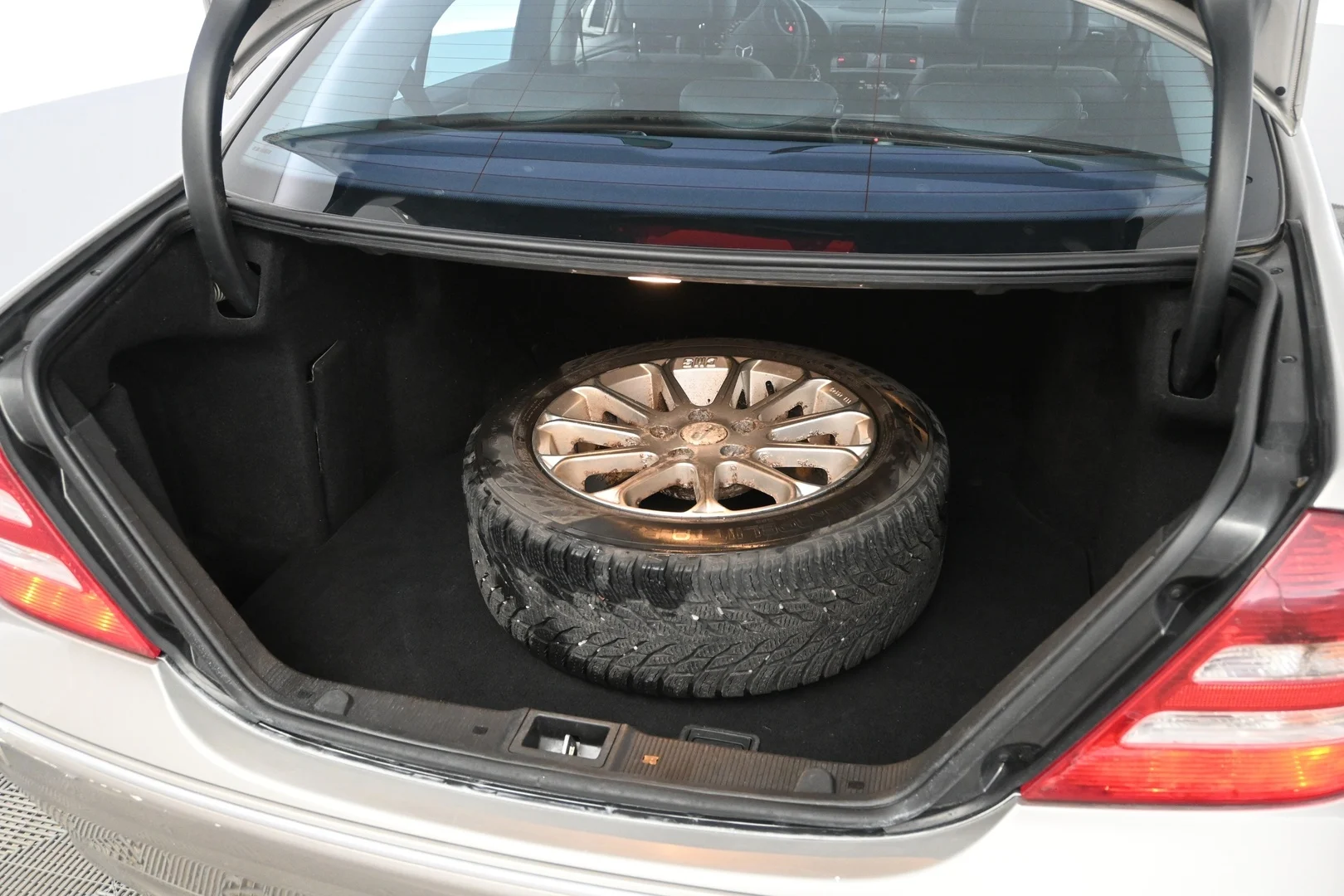 Car Image - 3dlqT7jko6rzZJnX8kjf4b