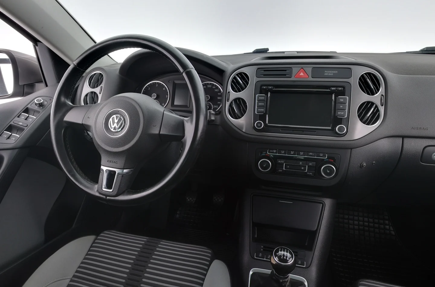Car Image - 4KEKr0xuxUIpmBJrGd71ip