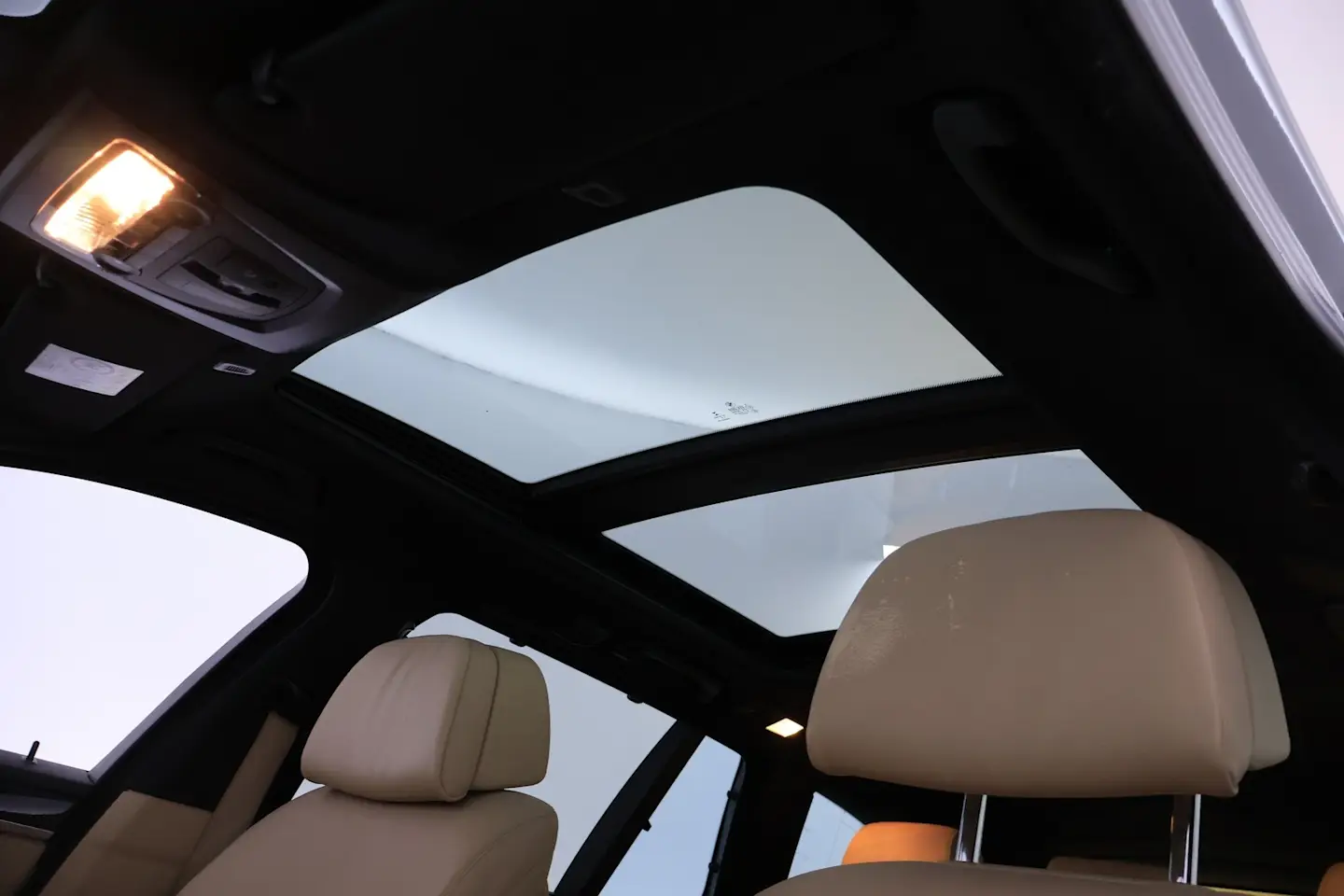 Car Image - 4ADxpjE6s96v1gNDWMPL08