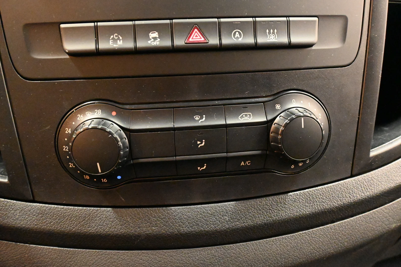 Car Image - 6lVjMBhCJjIn97mzorlkb3