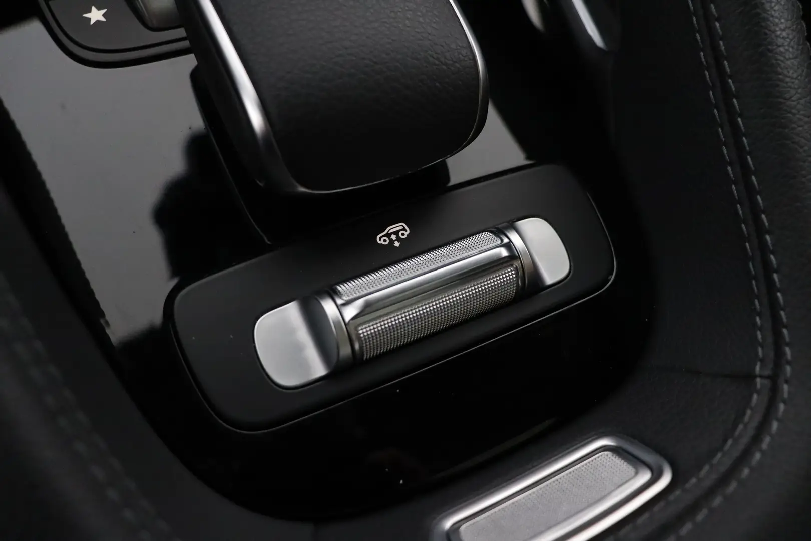 Car Image - 2NsUQdo8wbBNBdrLOJs6vq