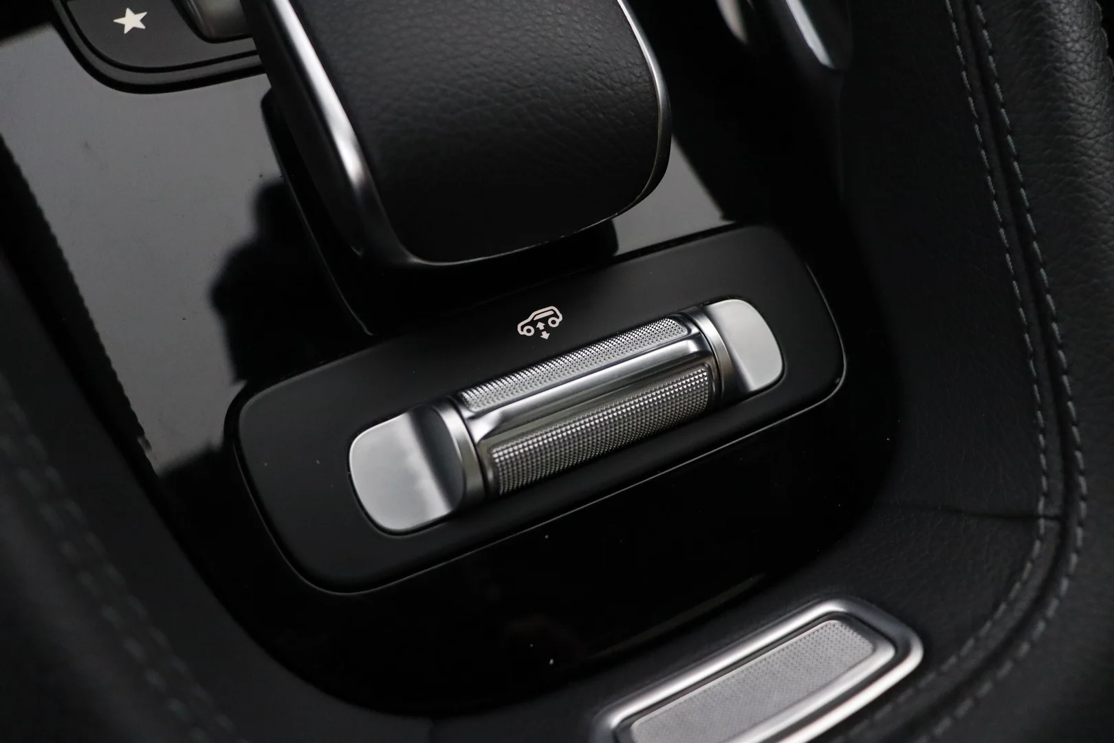 Car Image - 2NsUQdo8wbBNBdrLOJs6vq