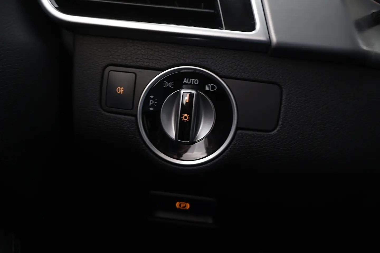 Car Image - 5XI2rtf6ofrU4aKNUMW3od