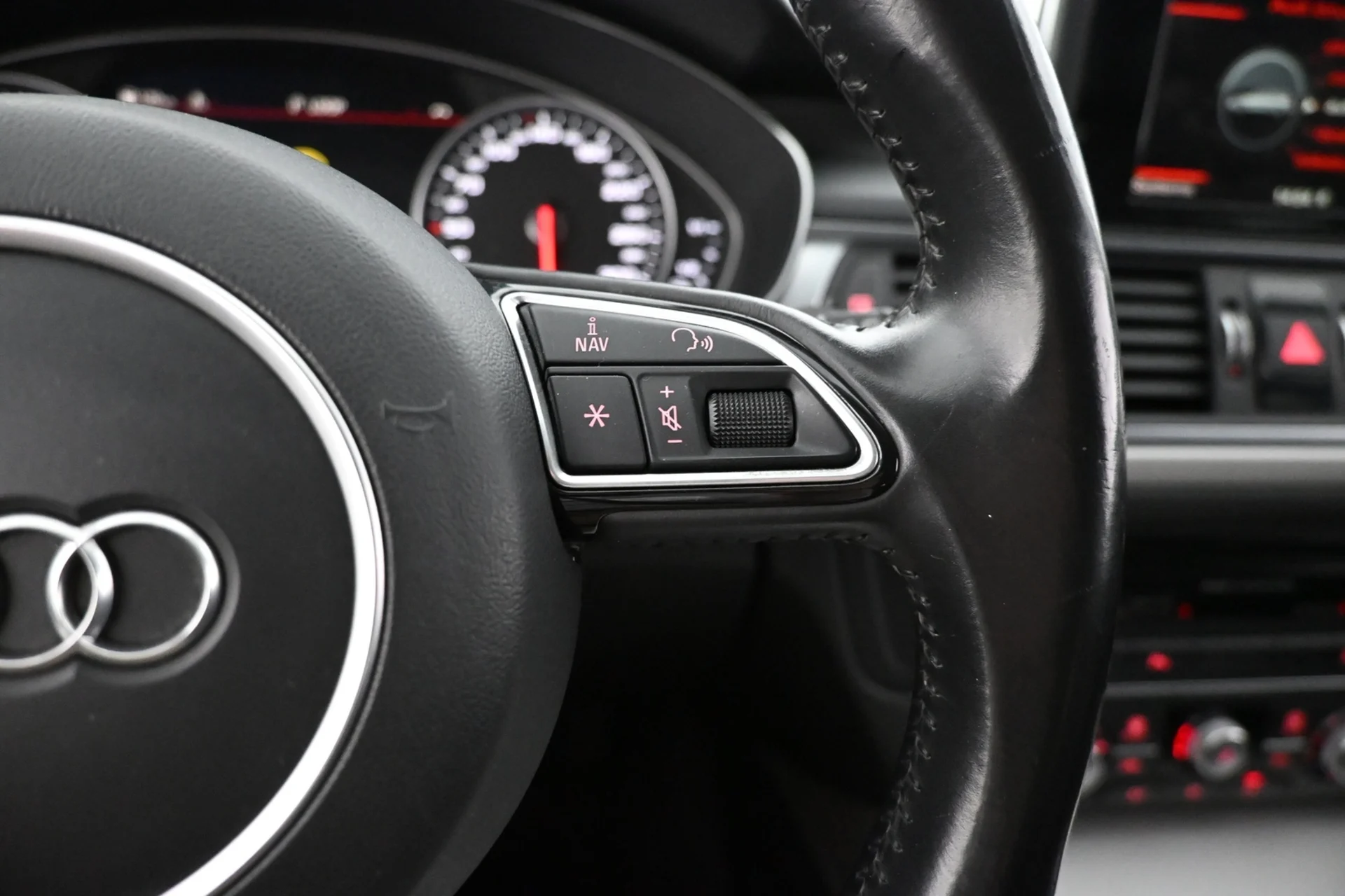 Car Image - 4diISf0L81PBO1rzYW2tr8