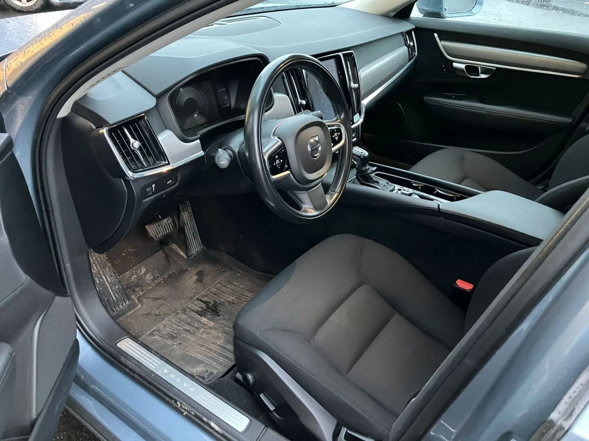 Car Image - Rer3ZeTlwlyUr9aZrcIFw