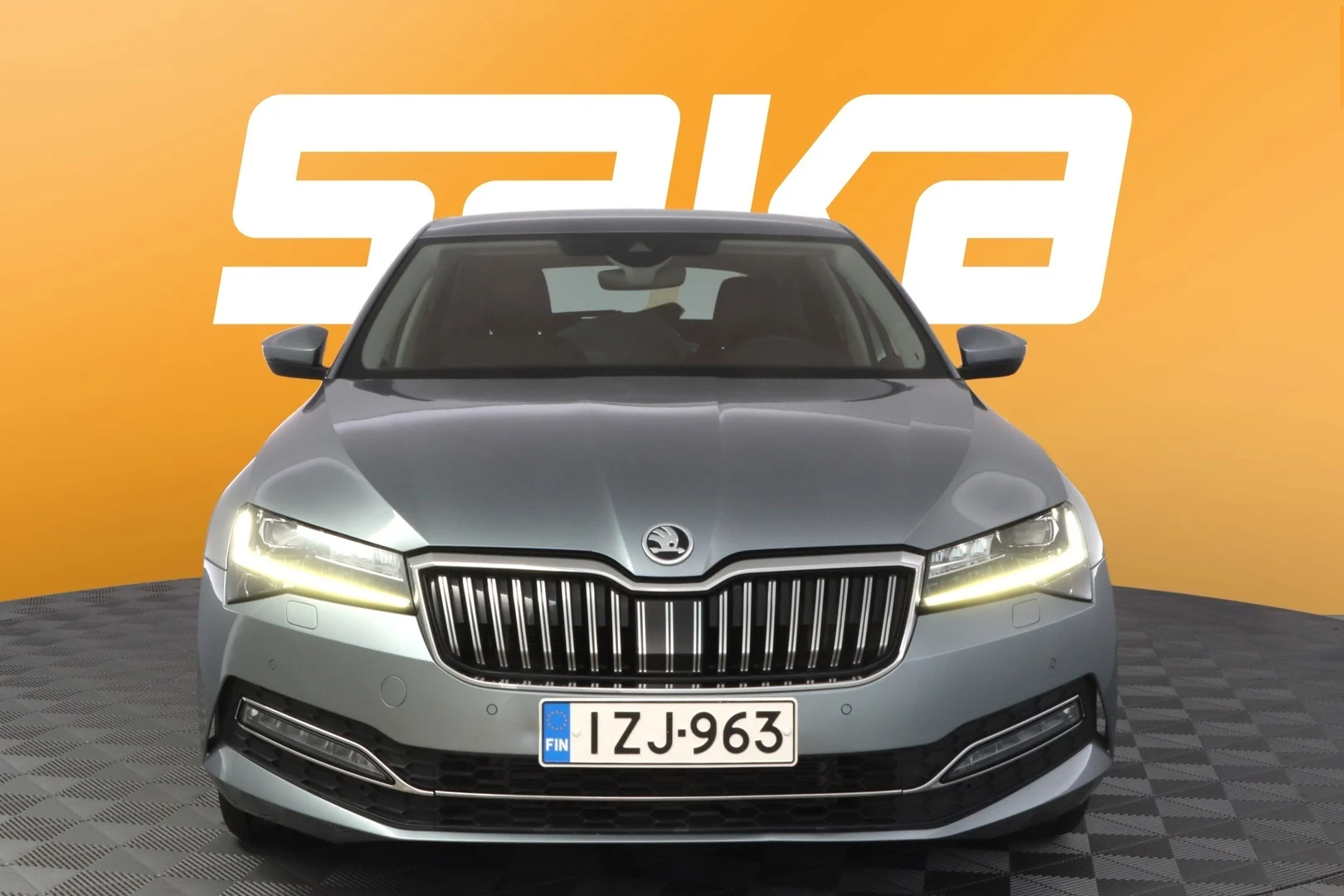 Car Image - tD4E0uzs7fSq6V8kZtrHF