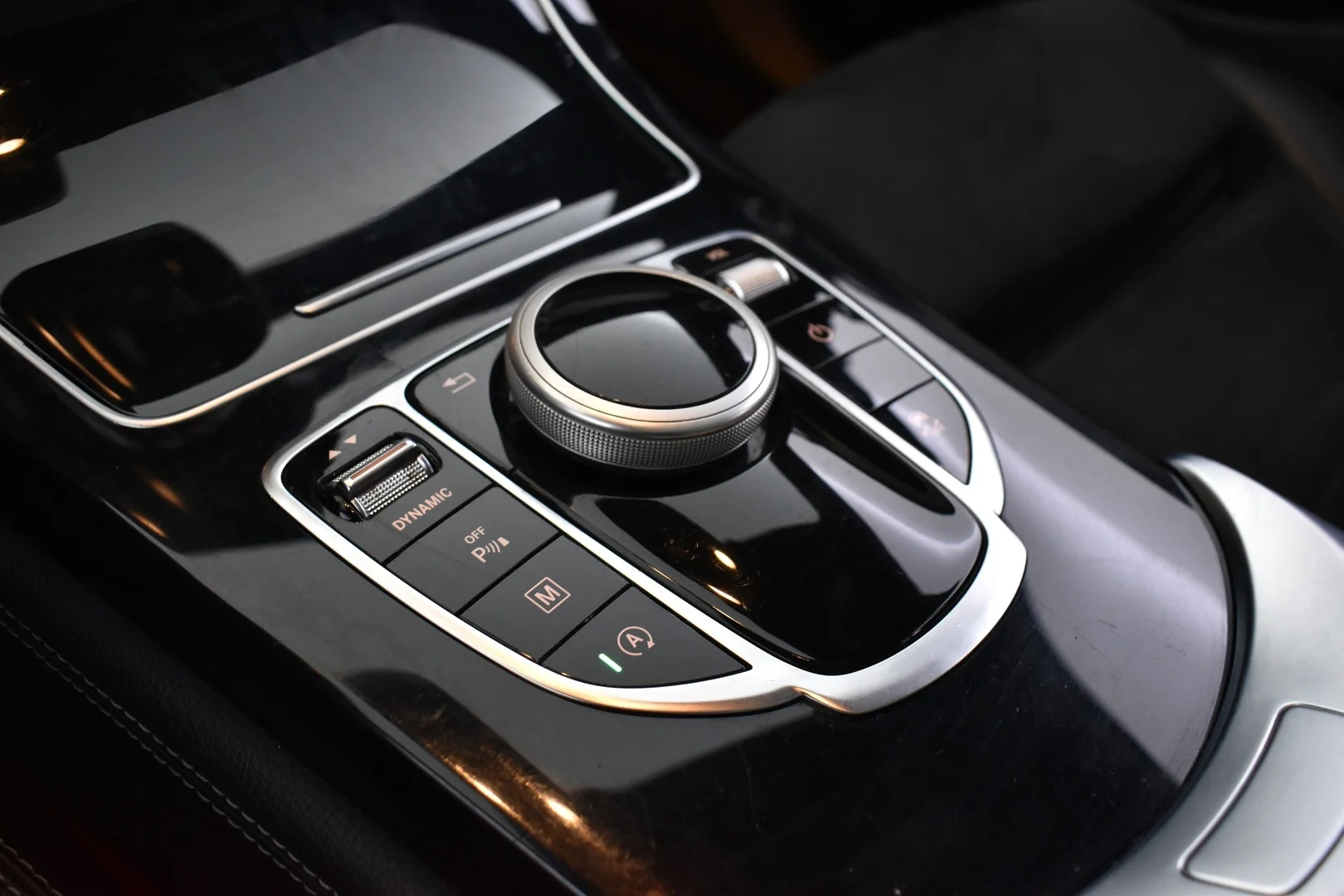 Car Image - 2r9E6lYTsSX7GMuj1N0Zjl
