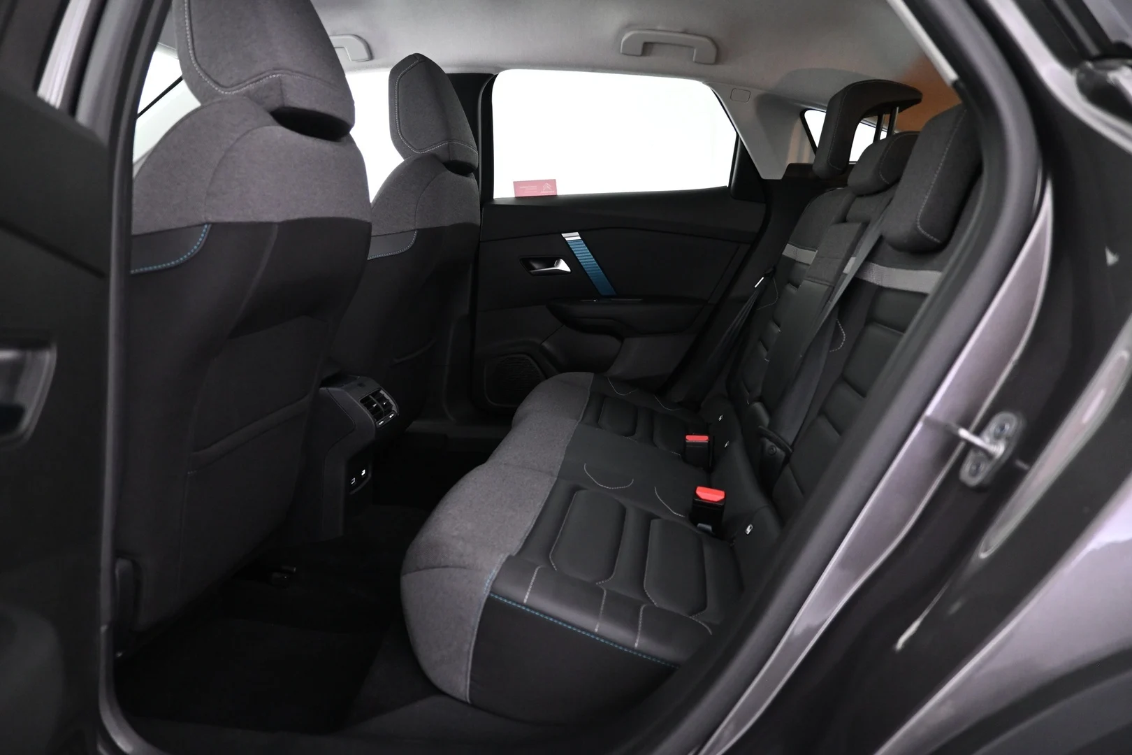 Car Image - 1bqSawqj3p19CsfLyY7ghG