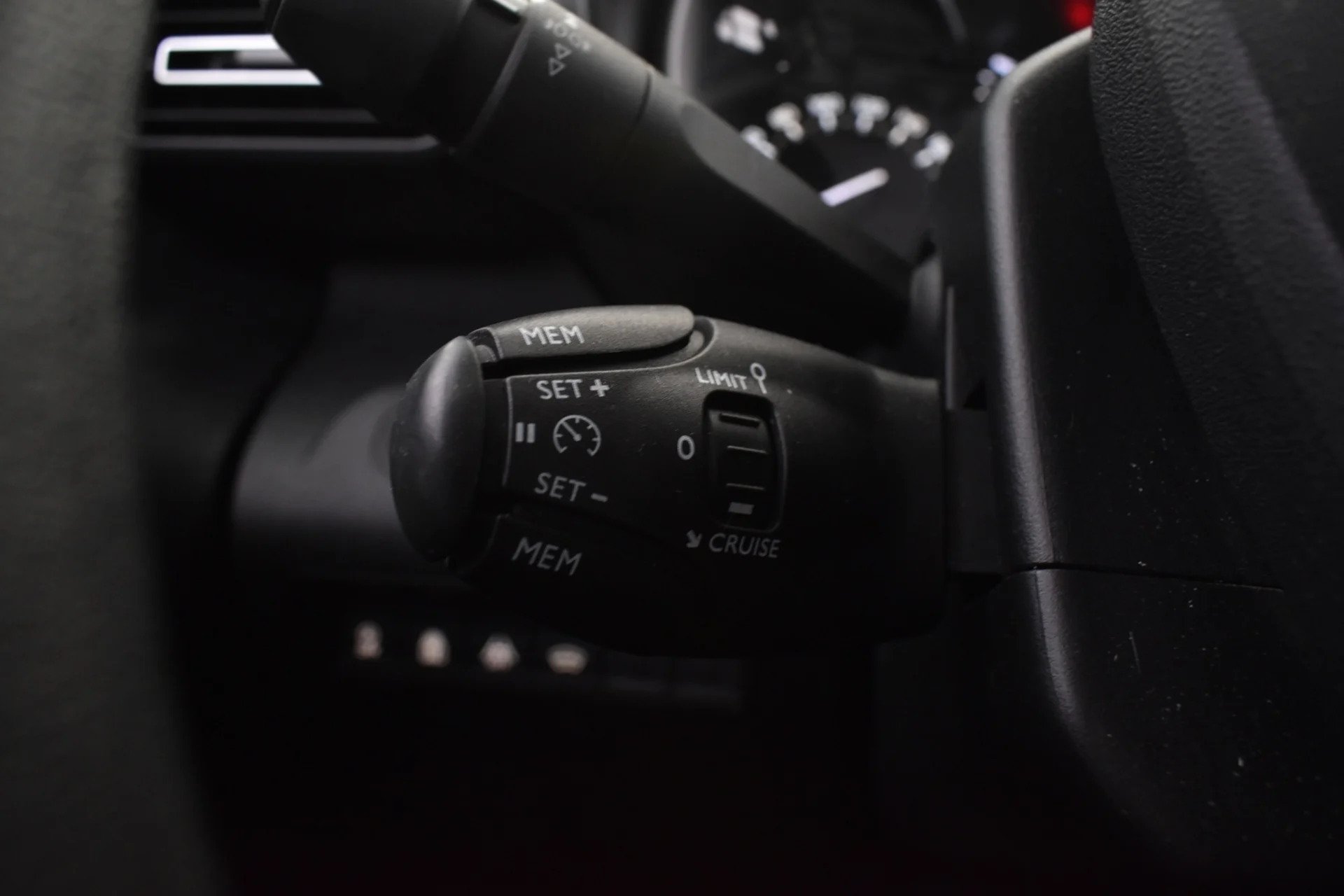 Car Image - 5IdHv4uNHsEQ08pFQrazXs