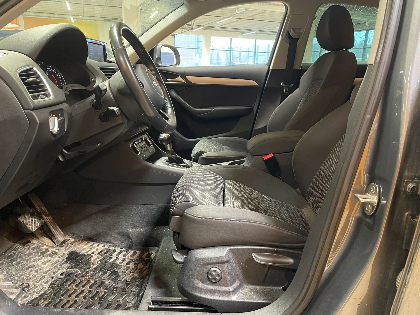 Car Image - 4ENNuO2E9VbbLiDizYFTuQ