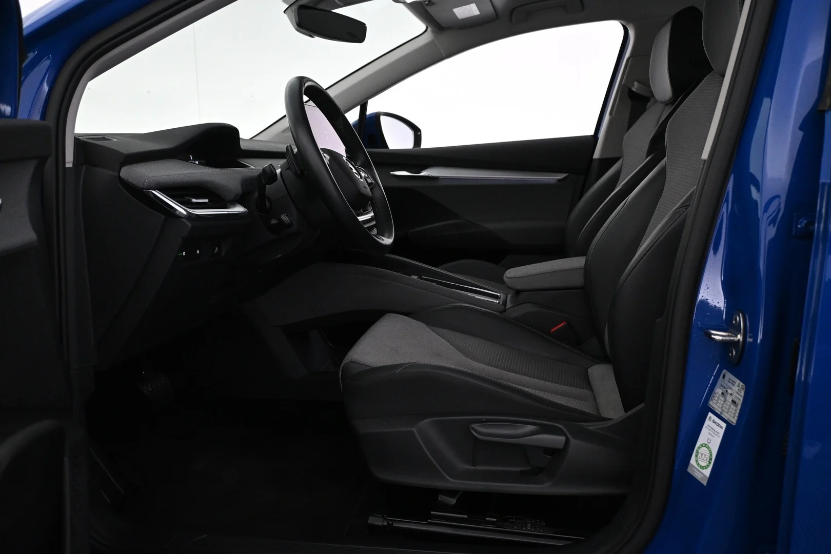 Car Image - 6QmjcAPWgYFlFawR7Aaz8s