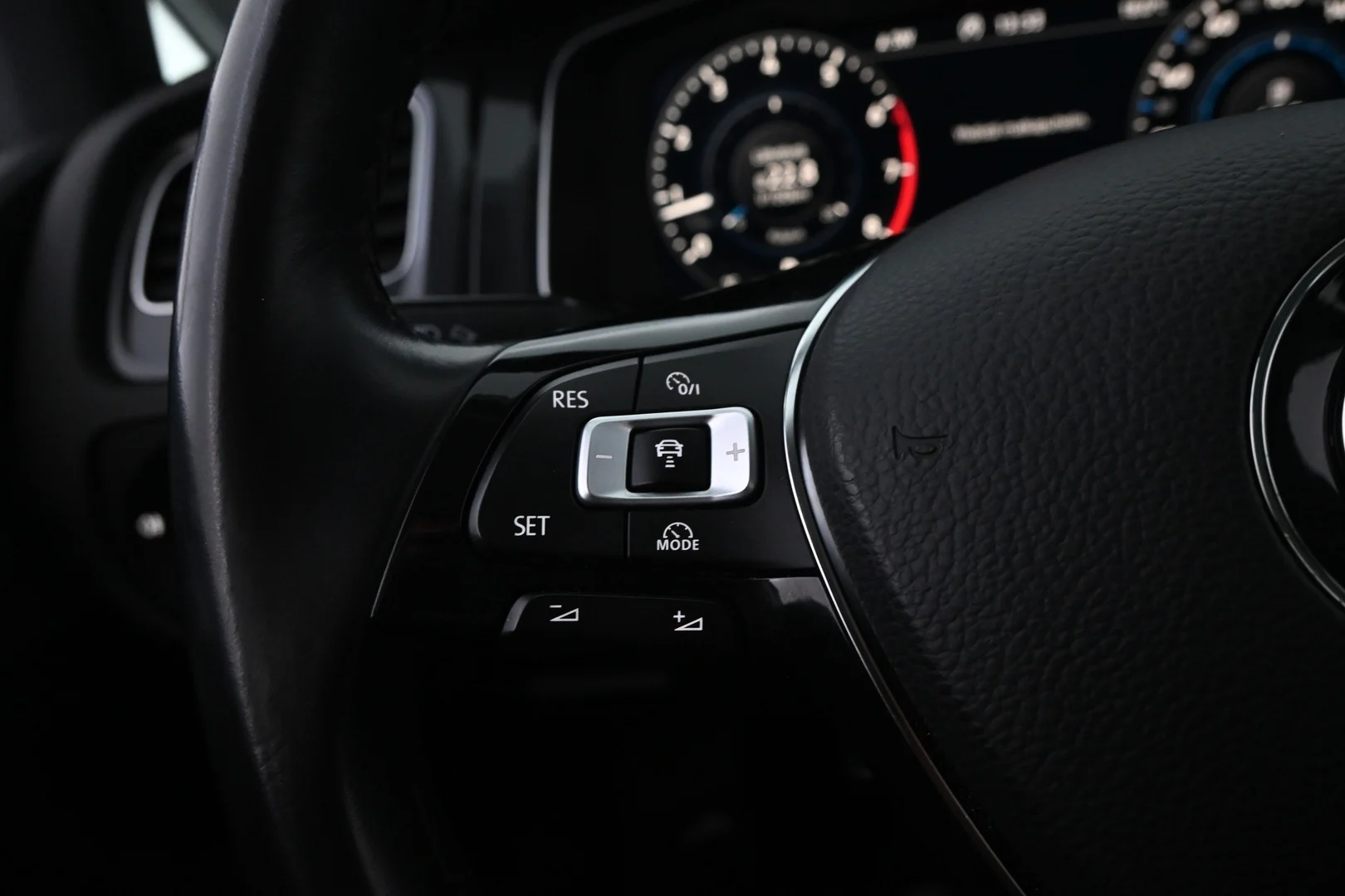Car Image - 6ltaTK1aSu7mLiyZzm8v7l