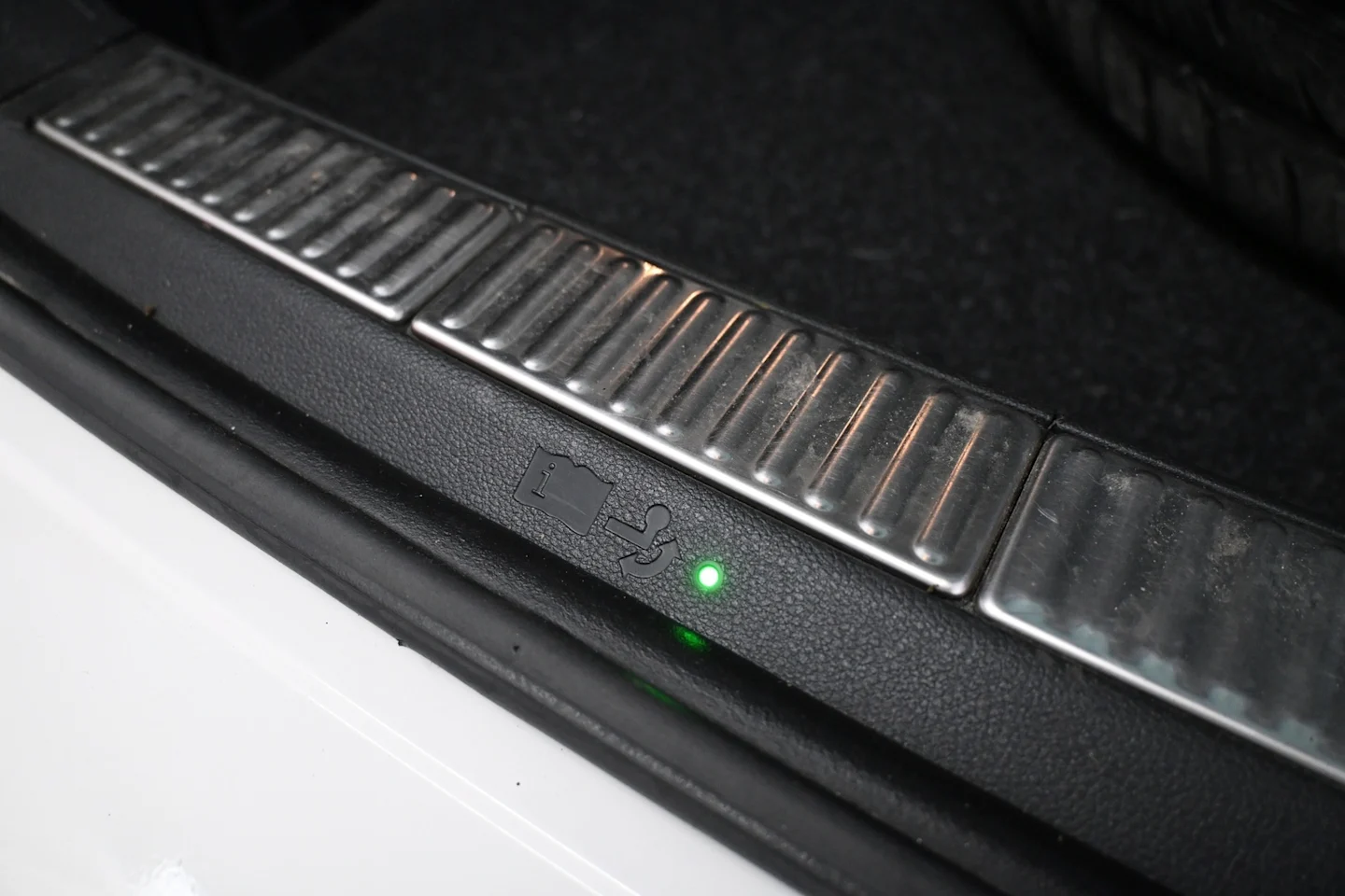 Car Image - 3t1loH9DVwnJhiaGlrKO5c