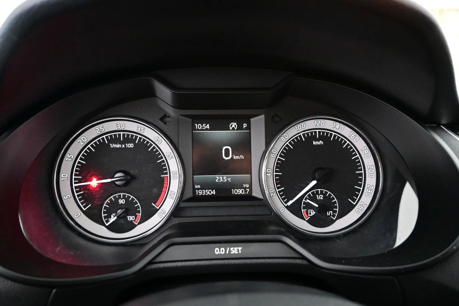 Car Image - 2mwVDo6OSKvbIle1Xyd551