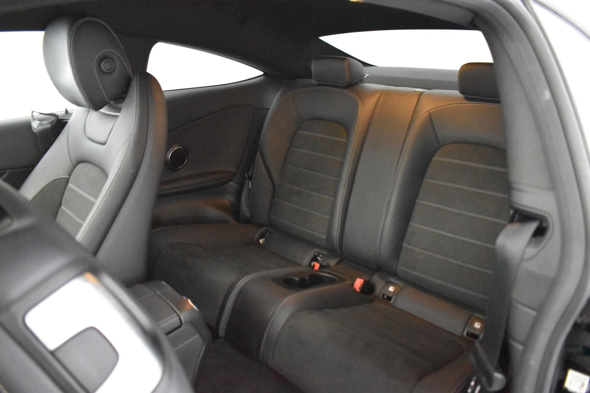 Car Image - 4ndovuNsbG4FBxw7sZ03C0