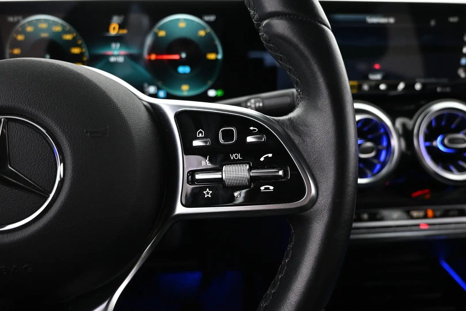 Car Image - 1D55PiIPzqSbe8ZtIx3sL2