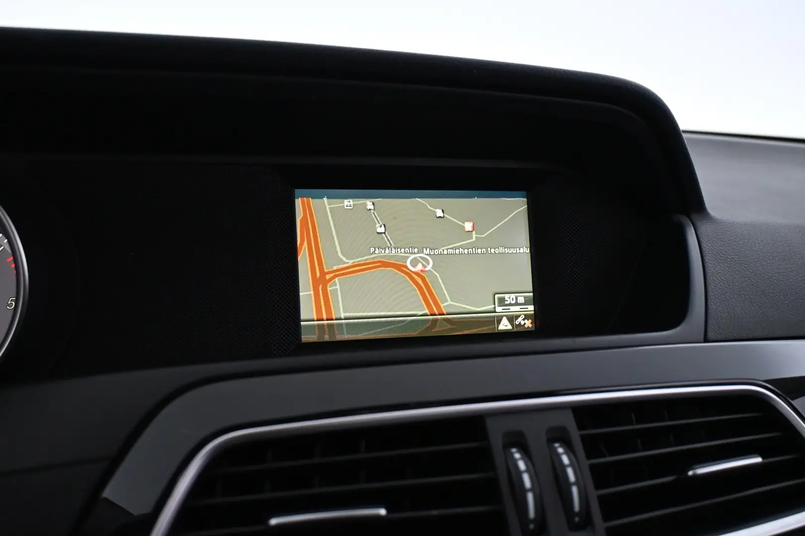 Car Image - 8ytHJv8RnUQdaM214sYfx