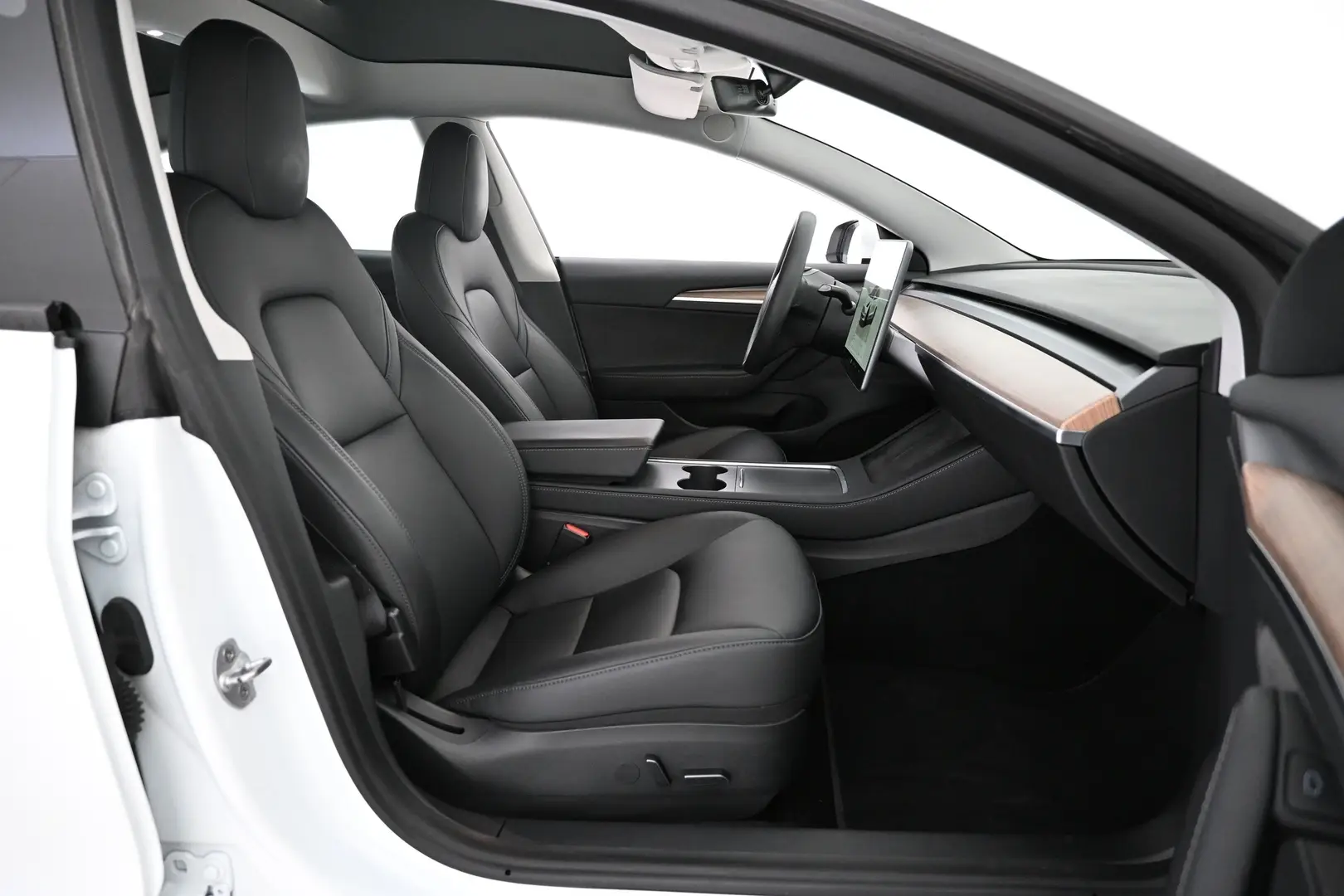 Car Image - uVWAHKyxUc5qsOsEkcRQu
