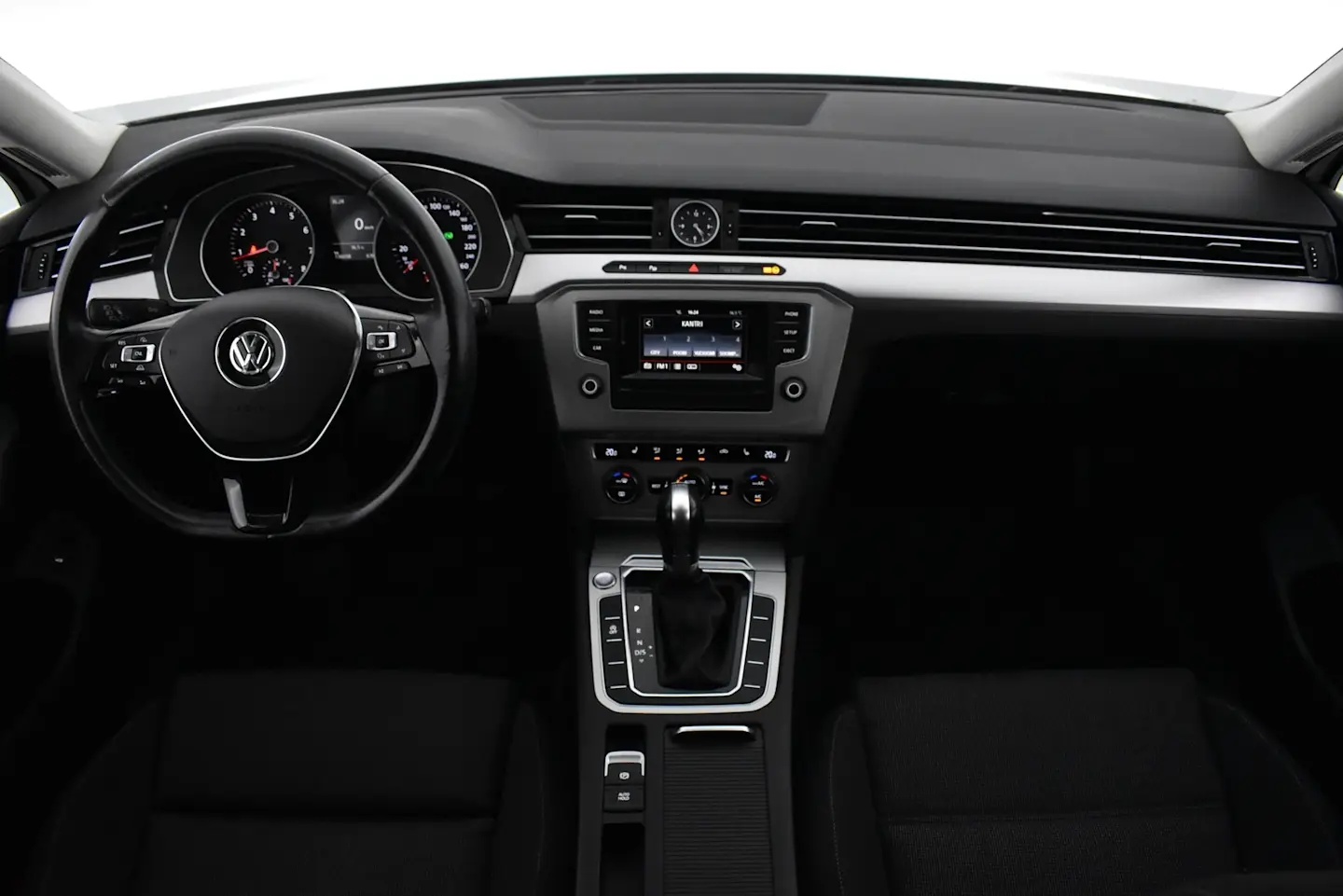 Car Image - xeNeqONuDRp5BkaNrEHwR