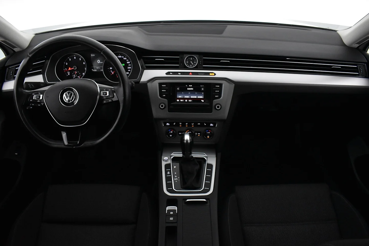 Car Image - xeNeqONuDRp5BkaNrEHwR