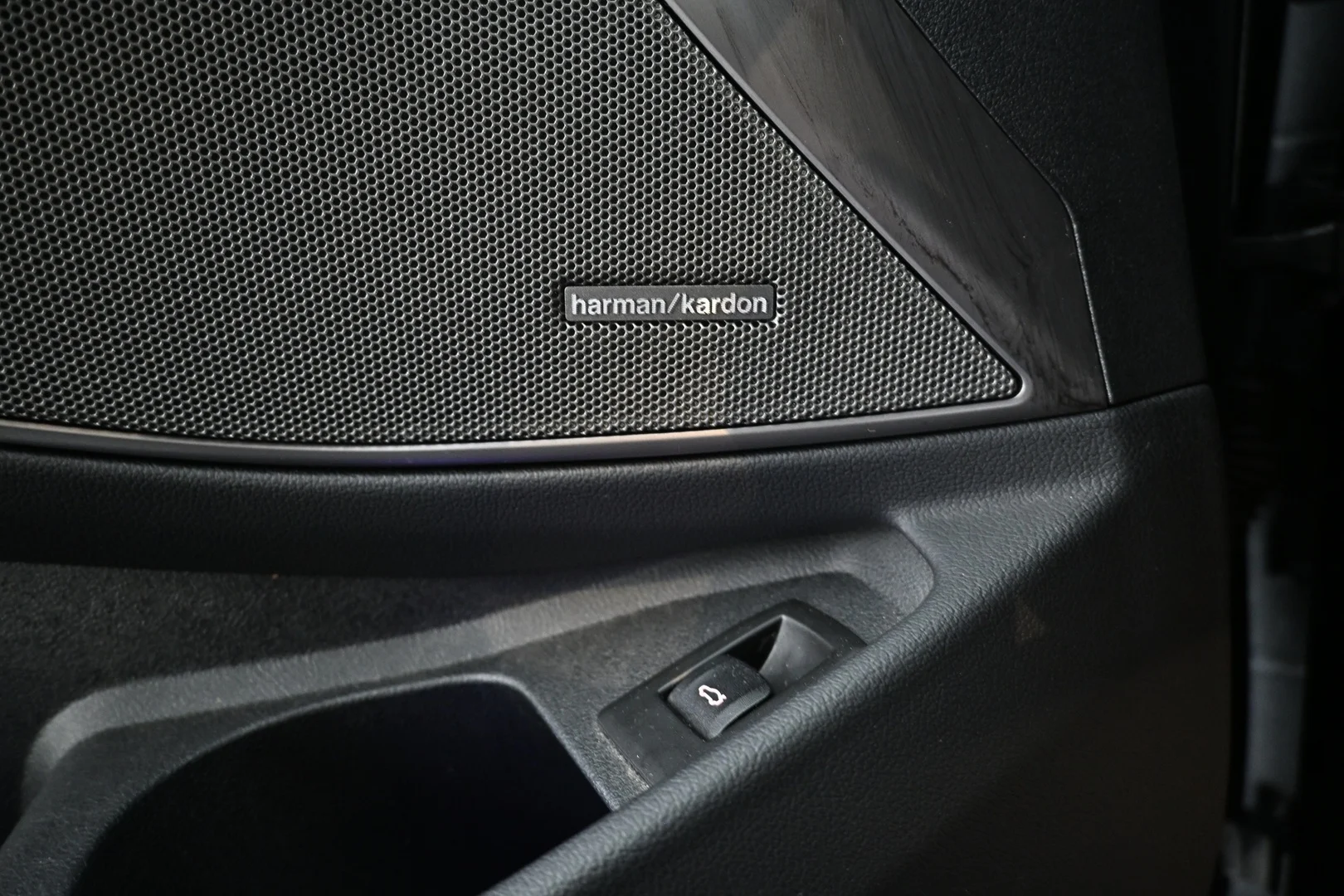 Car Image - 3iSsaX7ZWrZMV30dW9I0Gr