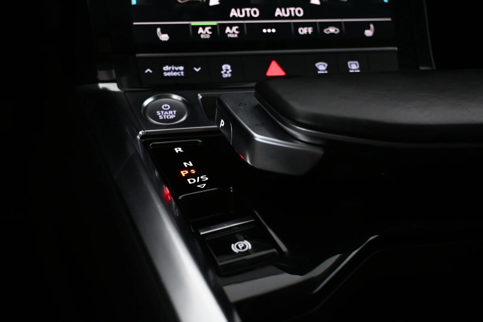 Car Image - 6HHJaYw6TyZhdUfUxhBqt