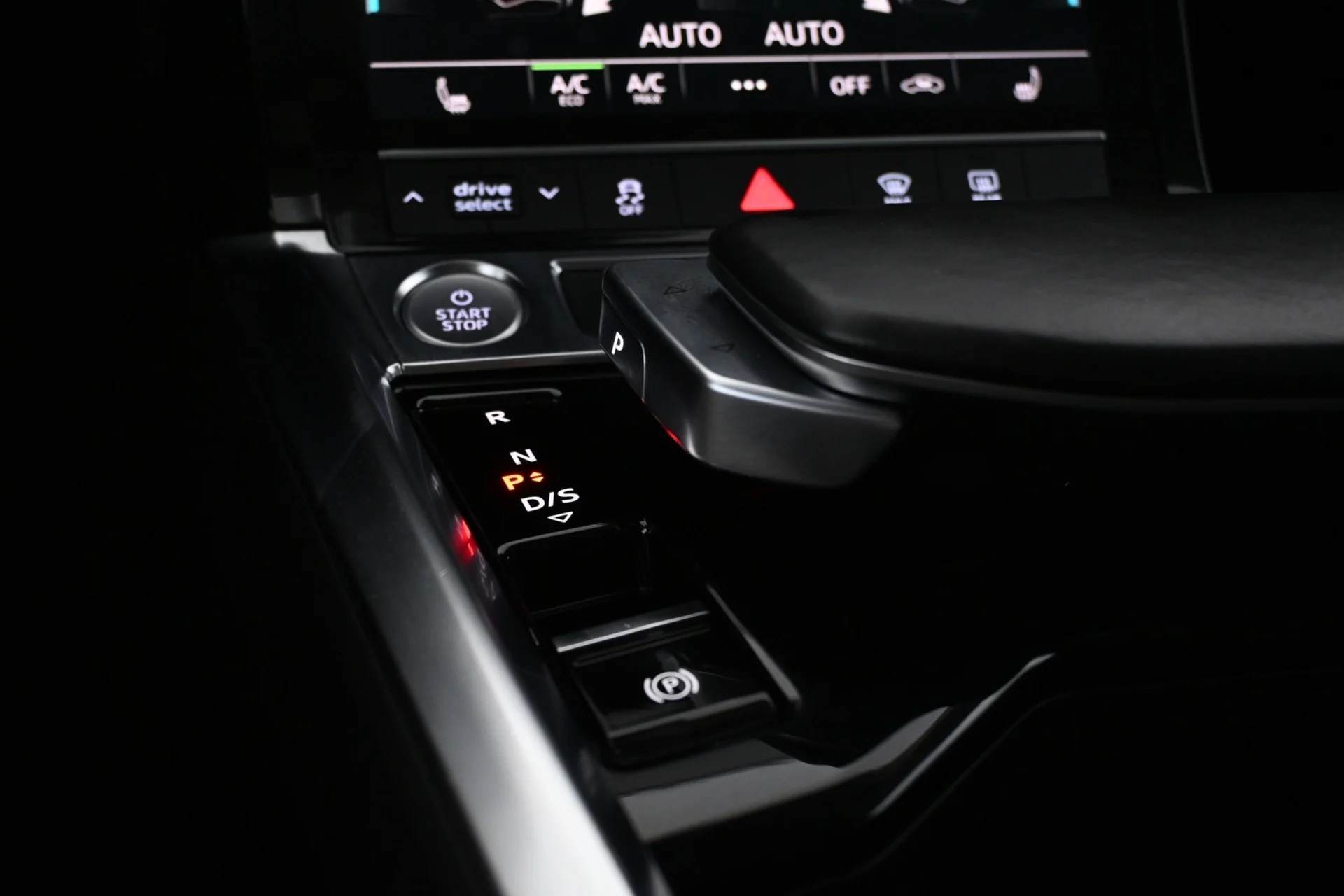 Car Image - 6HHJaYw6TyZhdUfUxhBqt