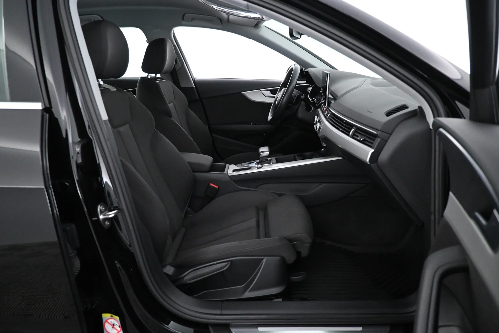 Car Image - 39q3ypuGnLL4P4s0bOcEPP