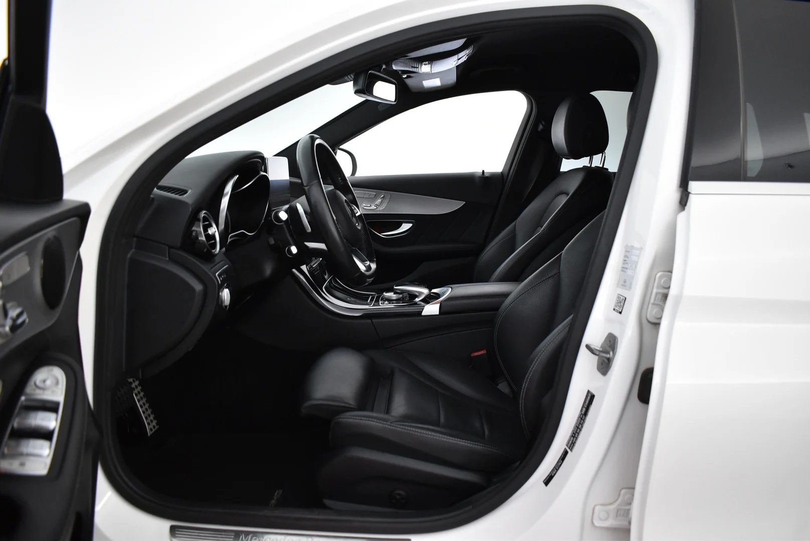 Car Image - 6KigQc3rpTw2IG0mS0HSWi
