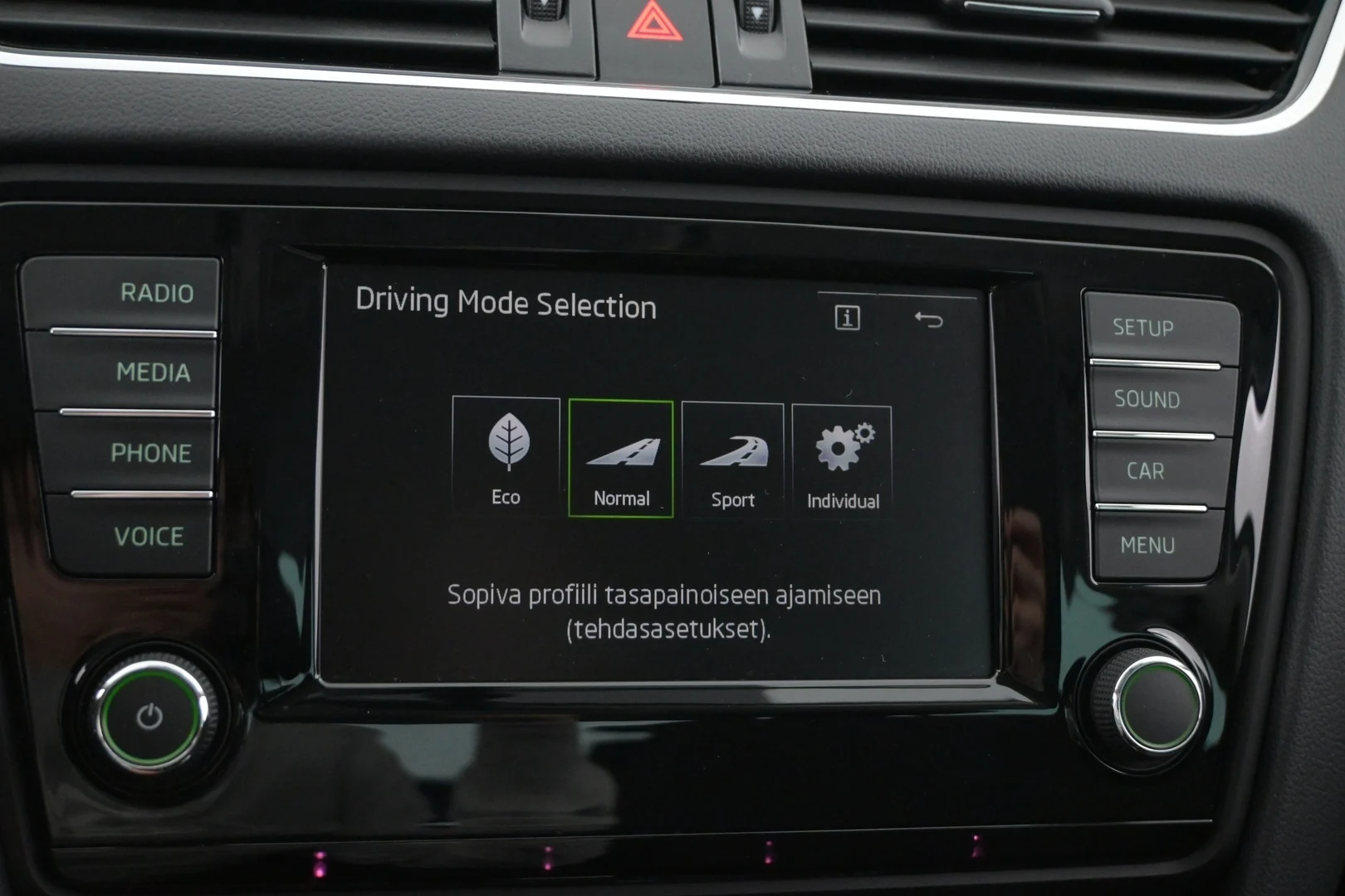 Car Image - 1rSiDcLSTNHVlCr4YYGnd0