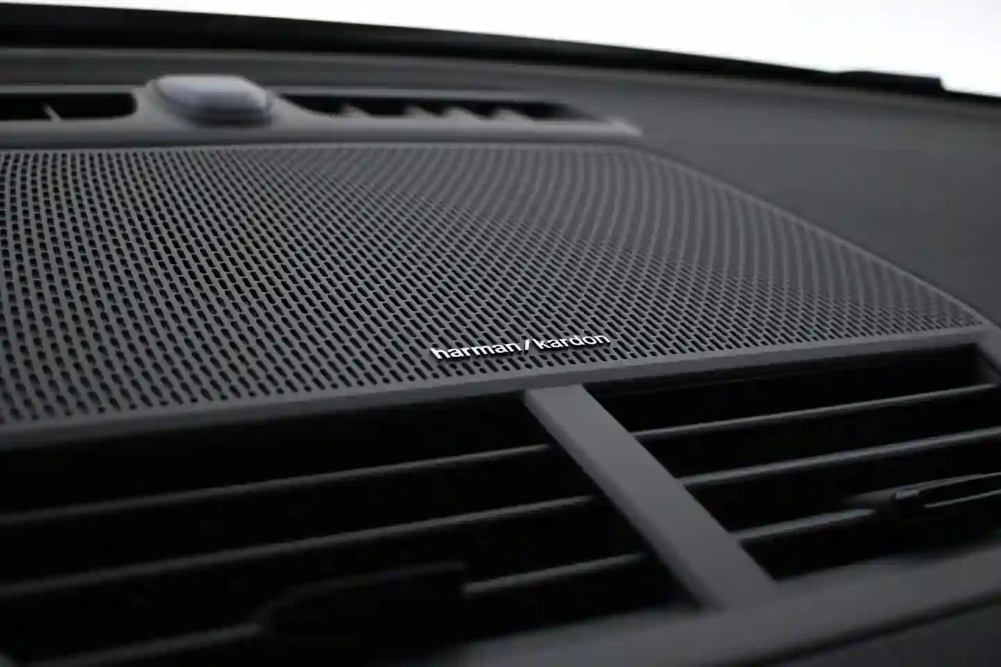 Car Image - 1hvyp3JifpcKvsaB6VVDua