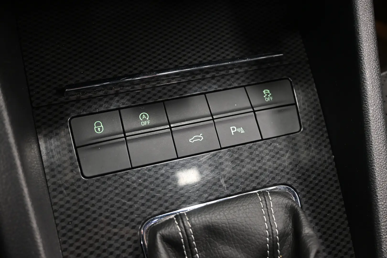 Car Image - 6Y2Ra4dwqqwawW1FA7KN50
