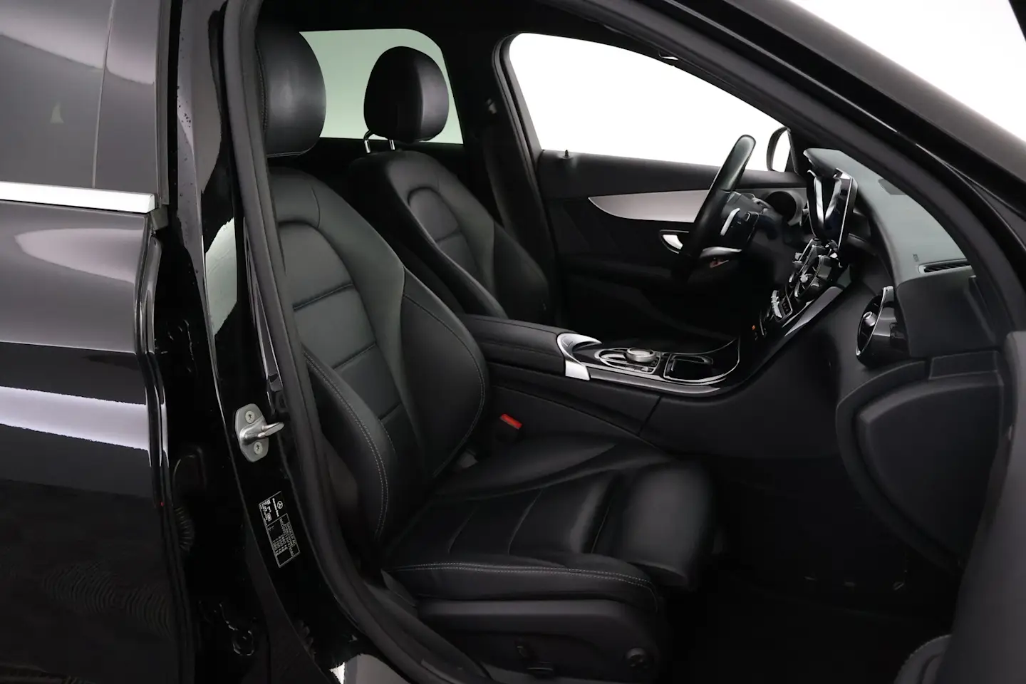 Car Image - vy95LyrUhFN5wewmFlvF1