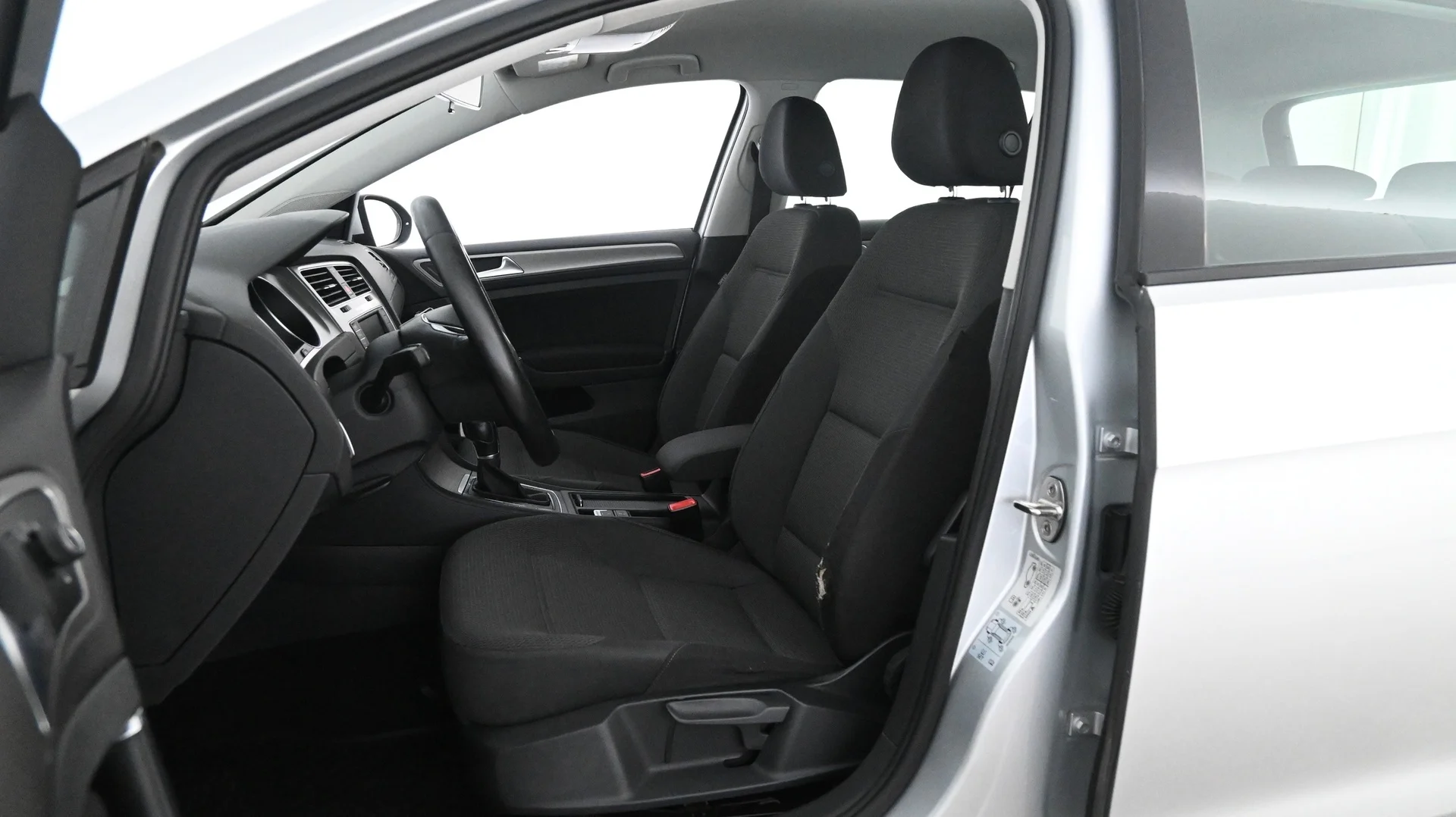 Car Image - 6514QvOaB4VjNxfO9Vrrit