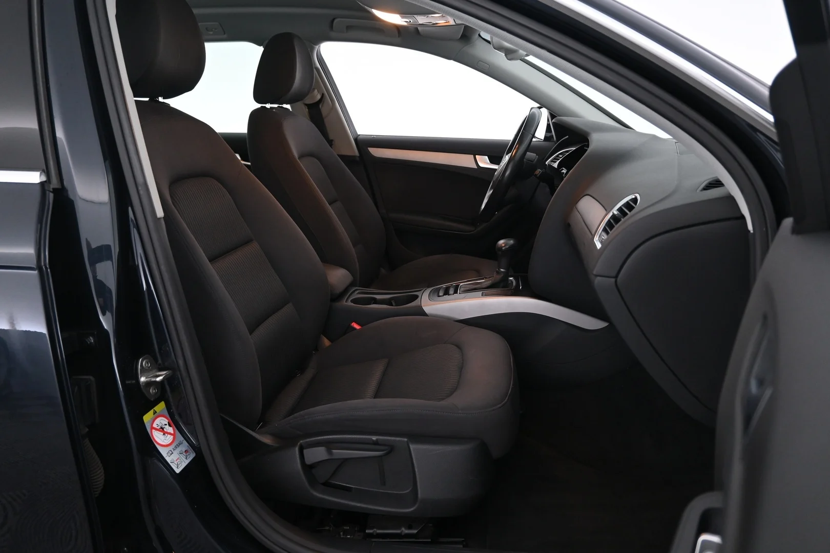 Car Image - IKafKCqk2gRkd0hssUMUs