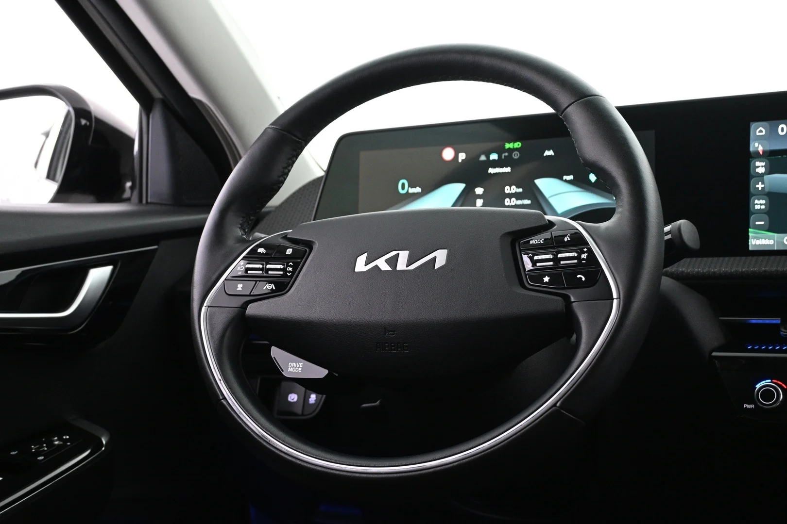 Car Image - 6wL5hFqIMMDMcGancXDZpl
