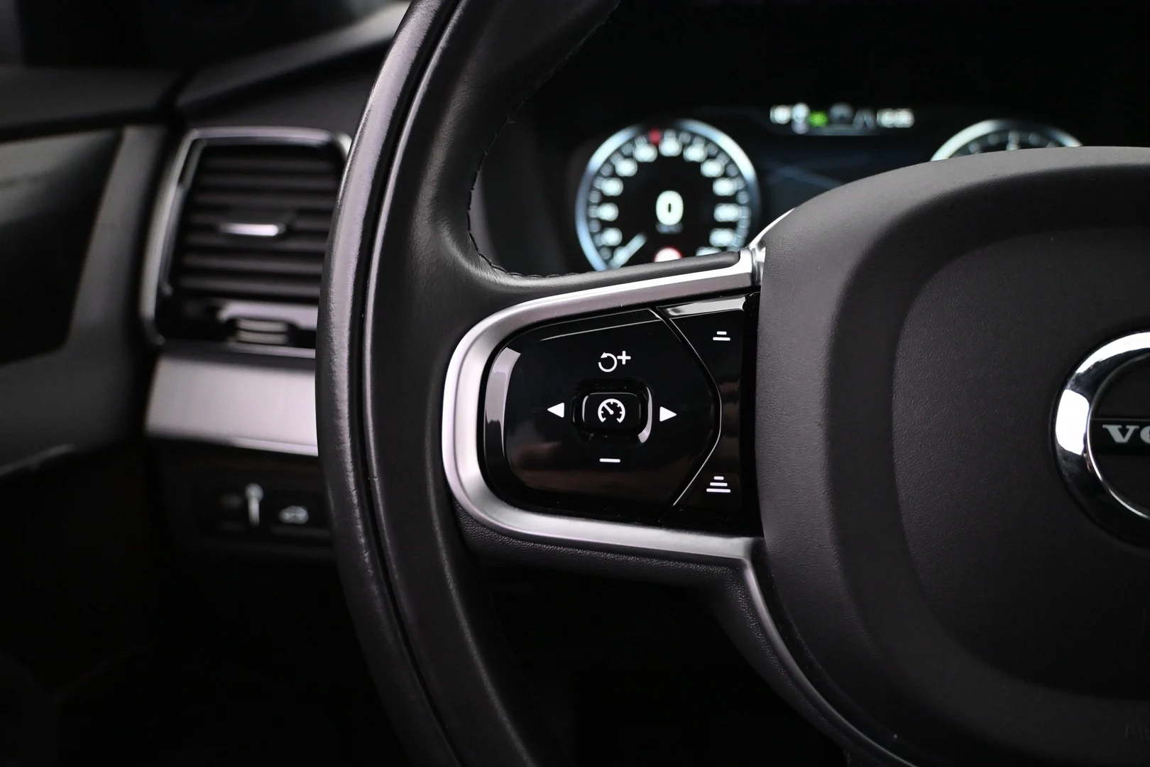 Car Image - 1QxwCYlWucRO8fRbMFIms9
