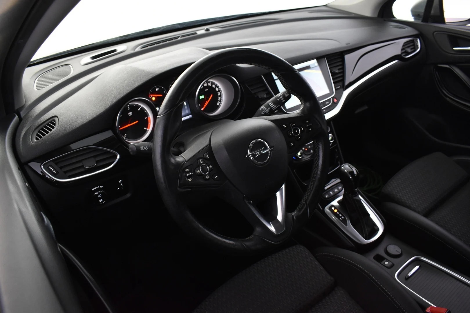 Car Image - U2iG0IEt2qfCf7Q1sIOBL