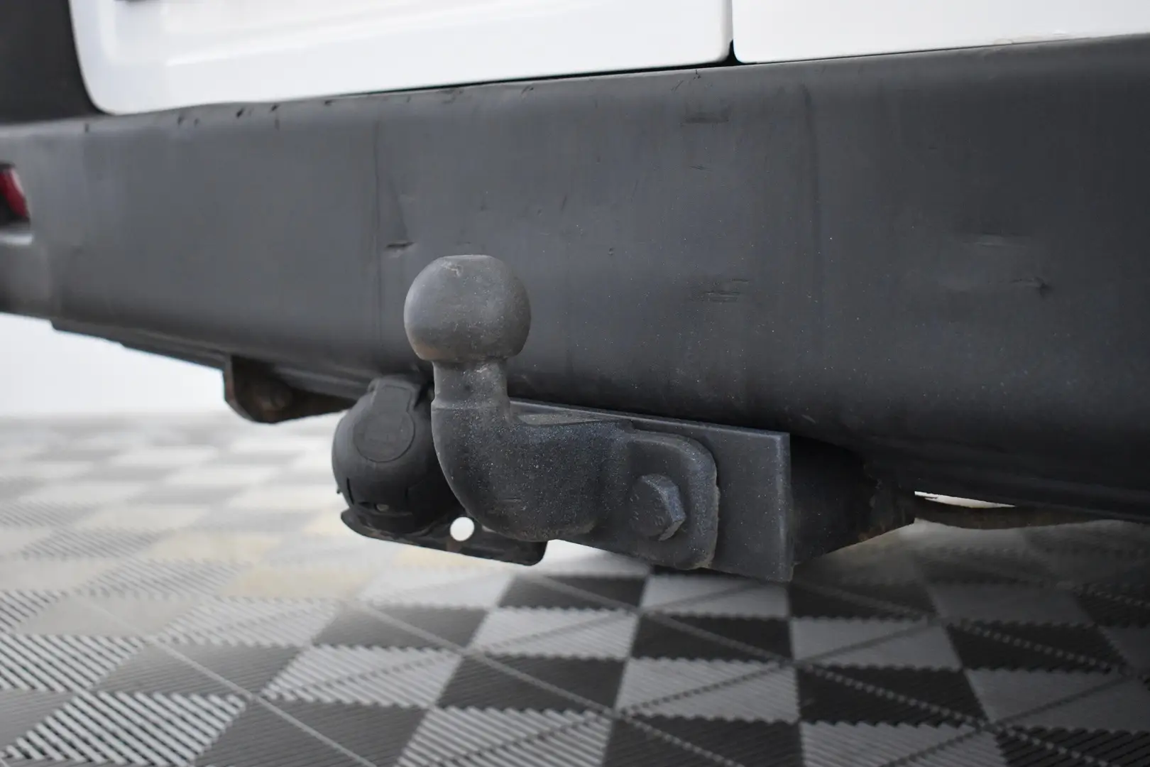 Car Image - 7rDyGHeHnF14gsjwnVud9p