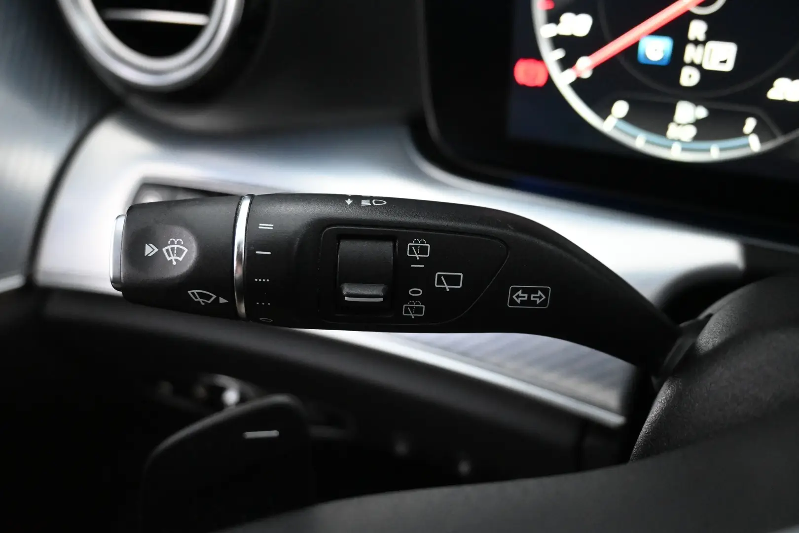 Car Image - 21YgWEP1tylFiEpQBIB64w