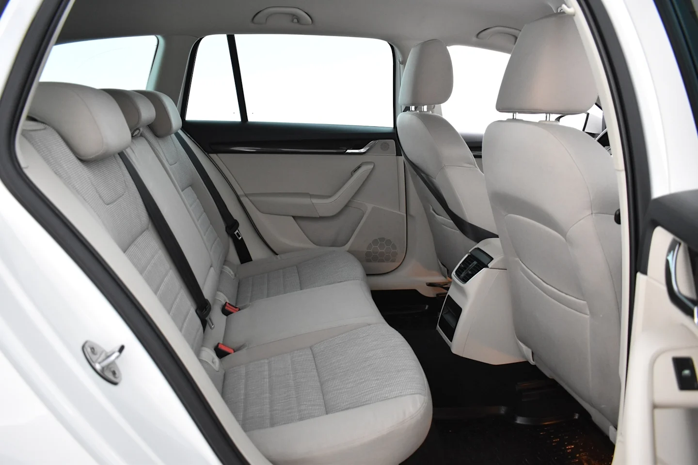 Car Image - 4bSYFC2lZryTqzlsXDJOZC