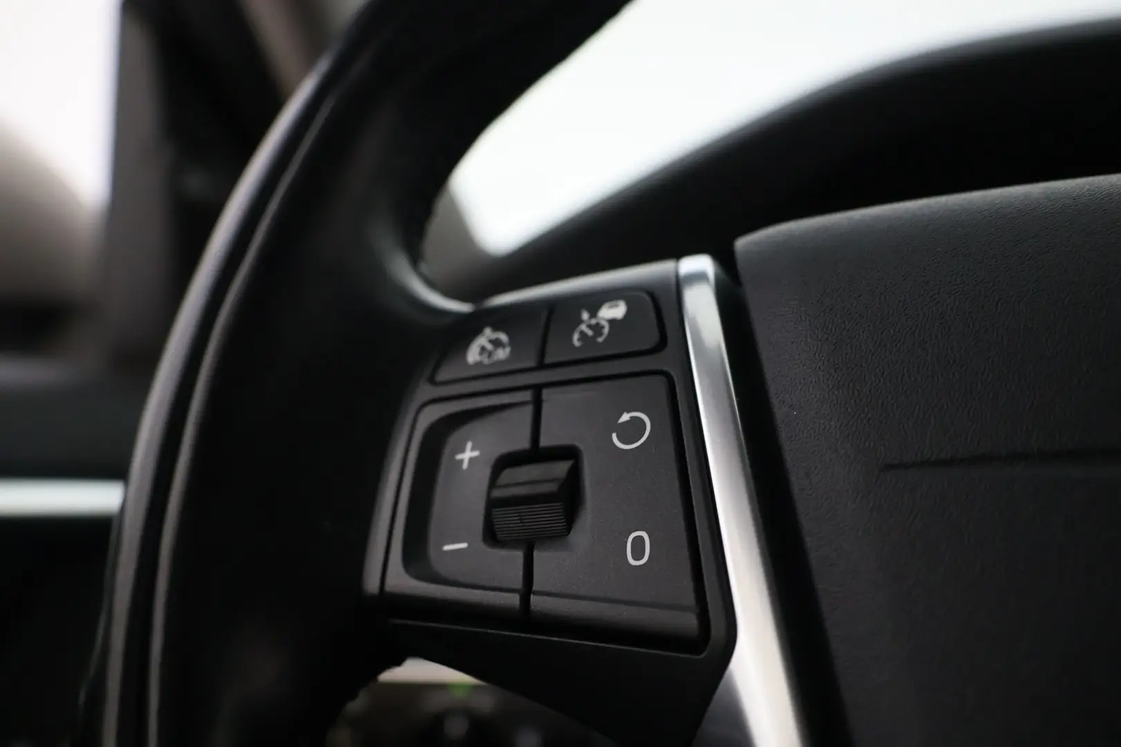 Car Image - aZ2Ox50upflCNbAp8Aheh