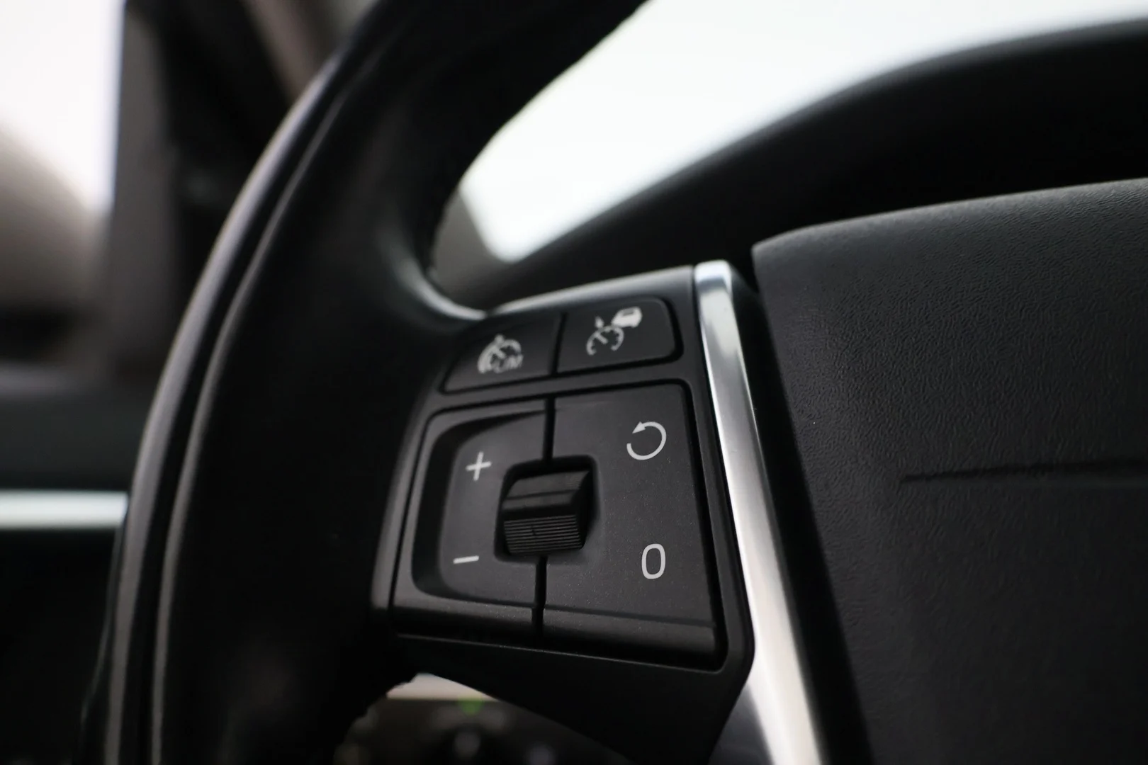 Car Image - aZ2Ox50upflCNbAp8Aheh
