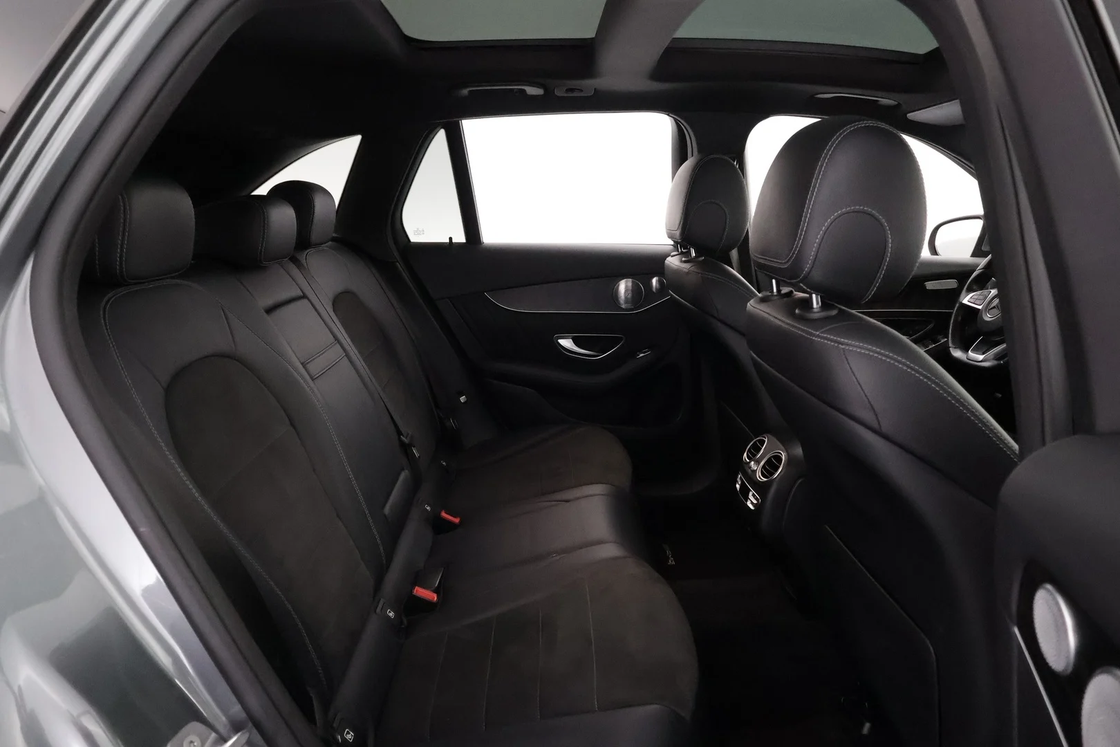 Car Image - Rnz8AImhZFKbPNFxjTtAV